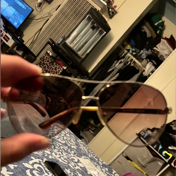 Guess - Picture 2 of 2